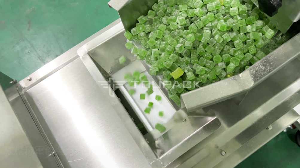 সম্পূর্ণ স্বয়ংক্রিয় গাম্মি ক্যান্ডি প্যাকেজিং মেশিন নরম জেলি ফল chews মিষ্টি VFFS ব্যাক সীল প্যাকিং মেশিন