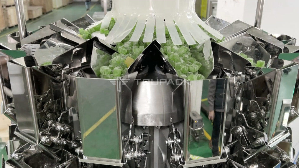 সম্পূর্ণ স্বয়ংক্রিয় গাম্মি ক্যান্ডি প্যাকেজিং মেশিন নরম জেলি ফল chews মিষ্টি VFFS ব্যাক সীল প্যাকিং মেশিন