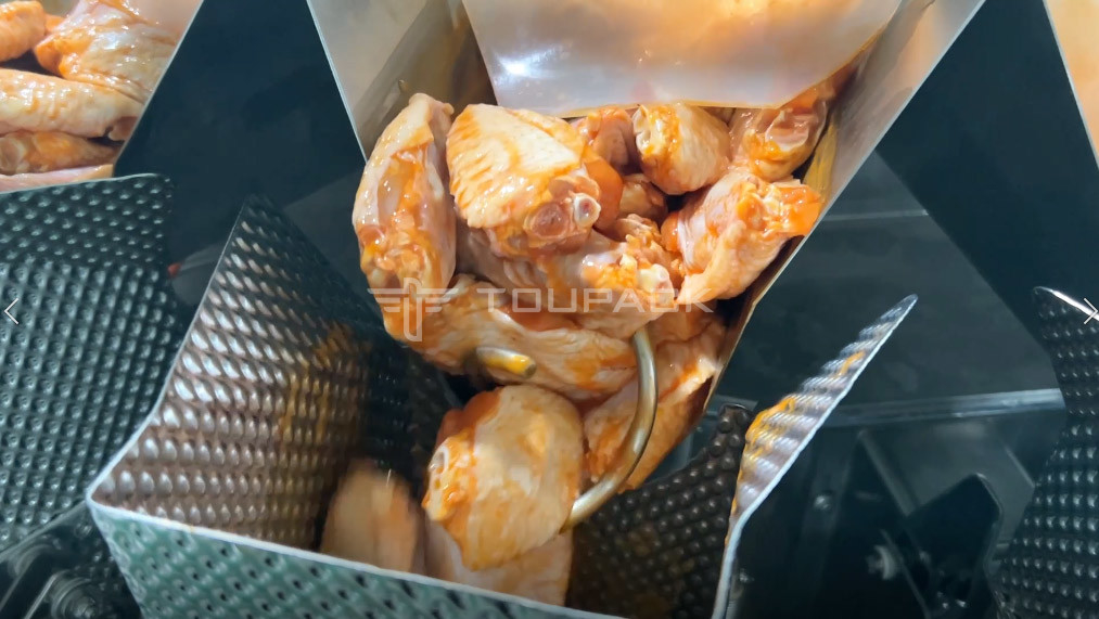 স্বয়ংক্রিয় স্ক্রু ফিডার সংমিশ্রণ ওজন ভর্তি আঠালো খাদ্য মাংস মেরিনযুক্ত মুরগির উইংস মাল্টিহেড ওজন
