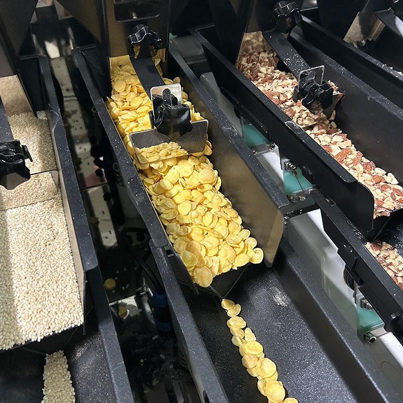 পাখি খাওয়ানোর জন্য প্রিফ্যাব্রিকেটেড ব্যাগ প্যাকিং মেশিন কুকুরের খাবার বিড়ালের খাবার প্যাকেজিং মেশিন মাল্টিফাংশনাল গ্রানুল প্যাকেজিং সরঞ্জাম