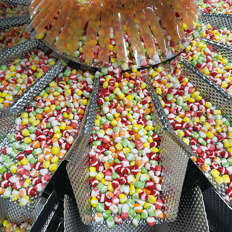 স্বয়ংক্রিয় বাল্ক স্ন্যাক ফুড প্যাকেজিং মেশিন বিস্কুট কুকি গামি ব্যাগ পাউচ ফিলিং মেশিন মাল্টিহেড ওয়েইগার প্যাকিং মেশিন